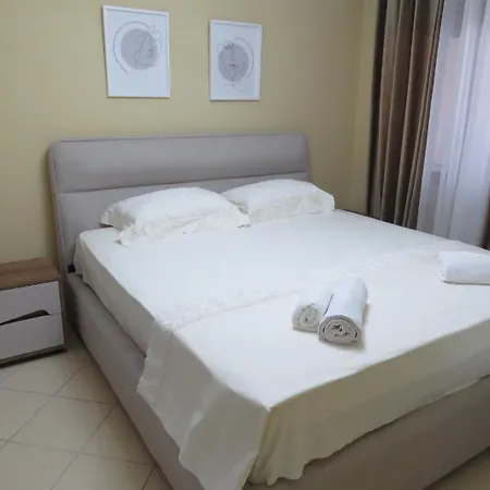 In Xhomlliku, Xhamlliku Apartmán Tirana