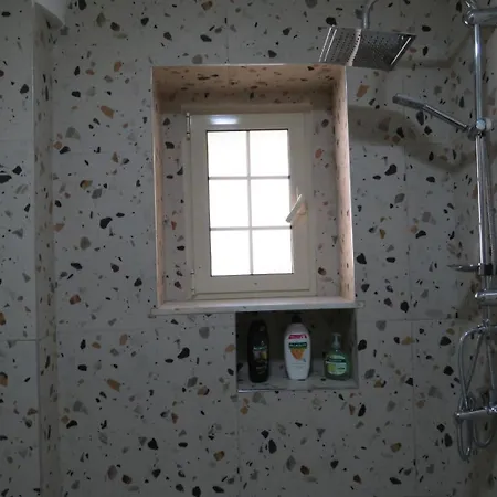 Cozy Near Center, Xhamlliku 地拉那