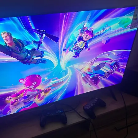 Cozy Near Center, Xhamlliku アパート *