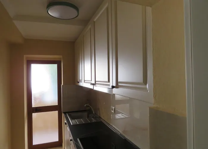 Cozy Near Center, Xhamlliku Lägenhet