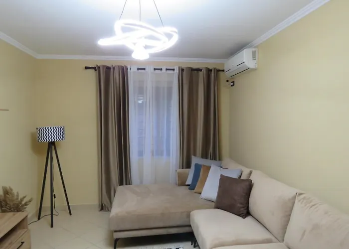 Cozy Near Center, Xhamlliku *