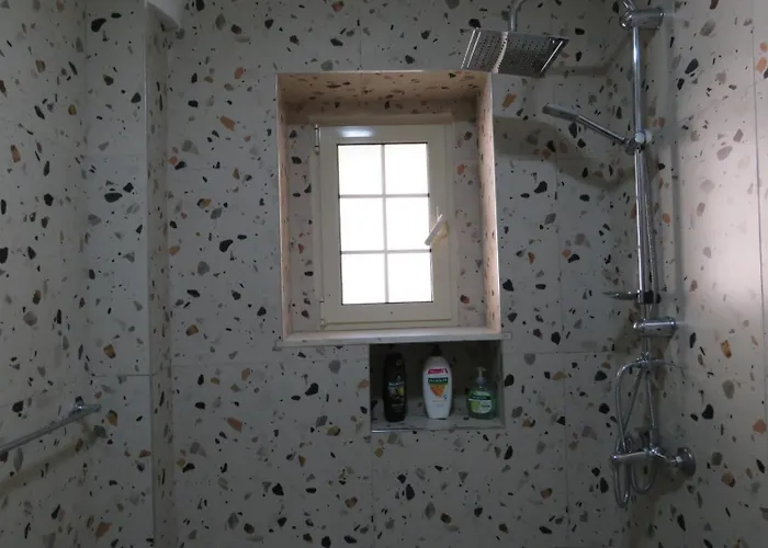 Cozy Near Center, Xhamlliku Tirana