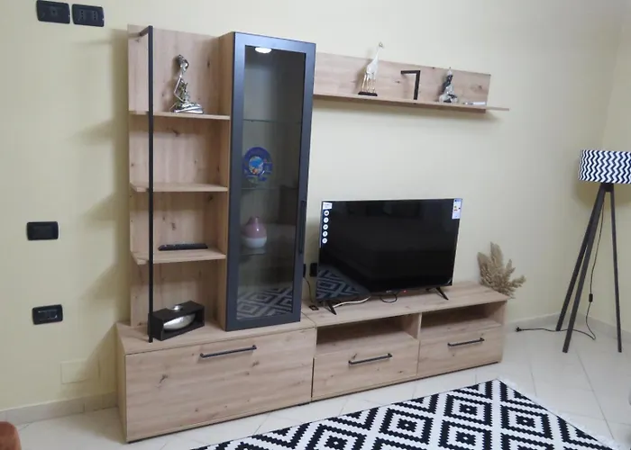 Cozy Near Center, Xhamlliku Lägenhet *