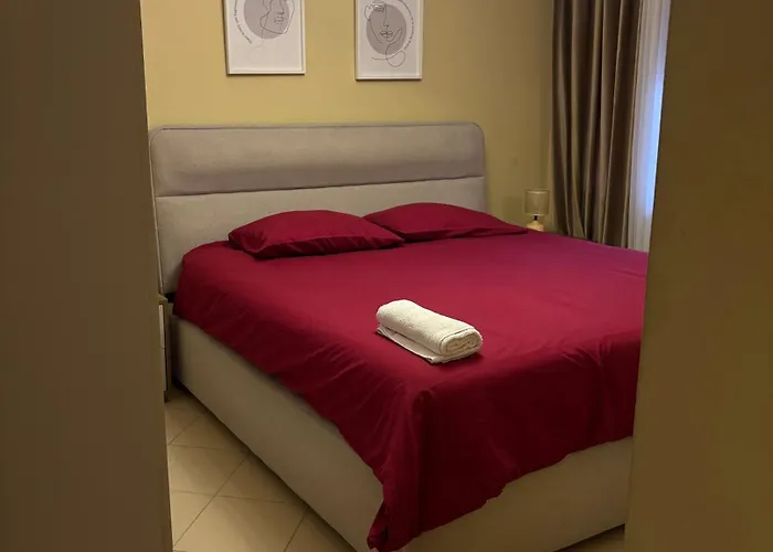 Cozy Near Center, Xhamlliku Lägenhet Tirana